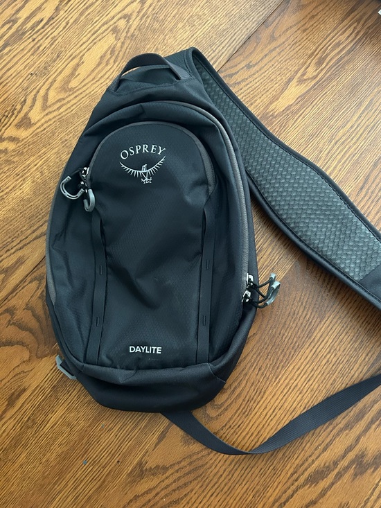 osprey daylite black simple everyday pack that is extremely versatile Osprey Daylite Sling - Driftshade